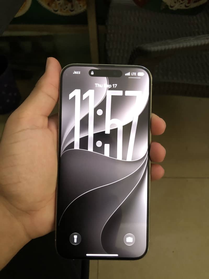 Apple iPhone 15 Pro Max 2