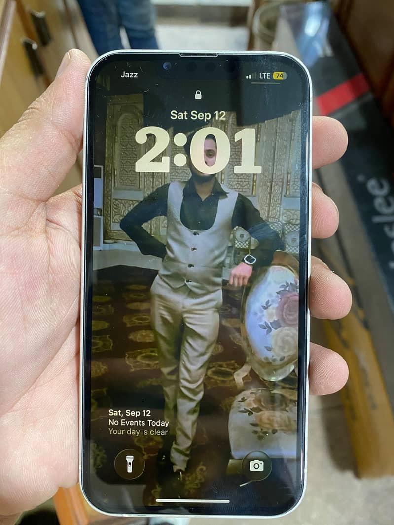 Apple iPhone 13 1