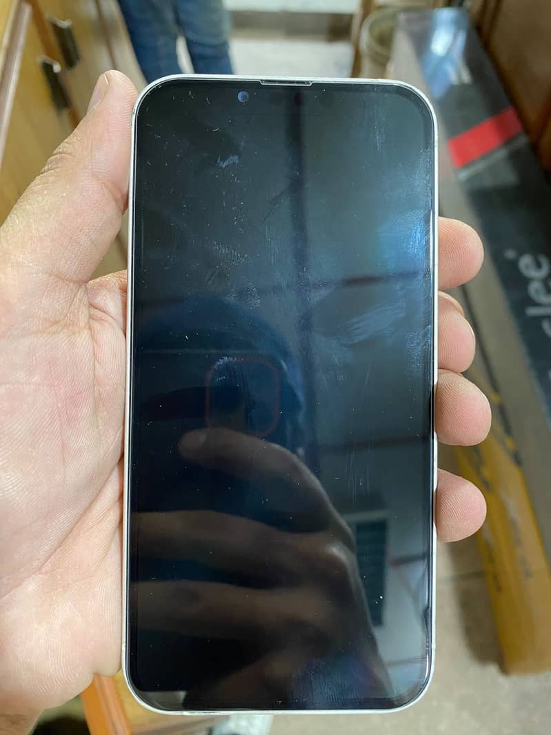 Apple iPhone 13 7