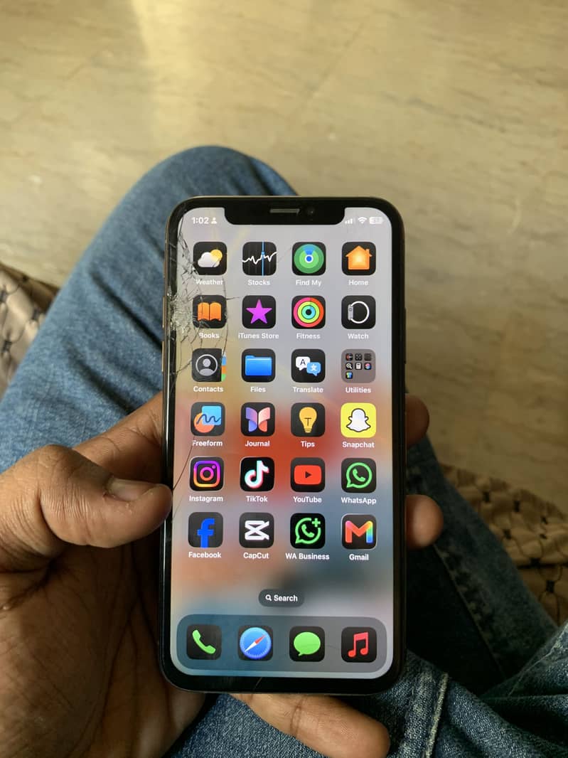 Apple iPhone XS 11