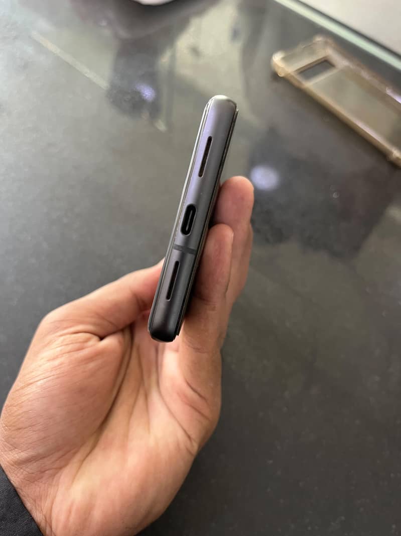 Google Pixel 7 4