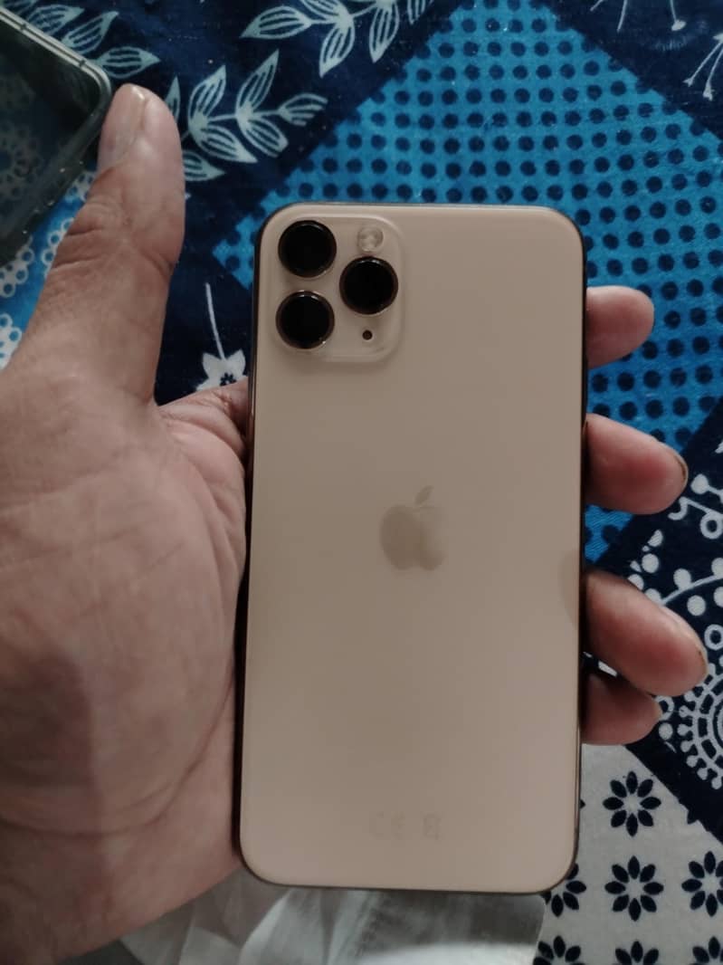 Apple iPhone 11 Pro 7
