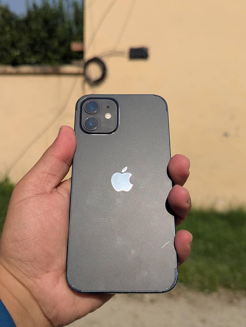 Apple iPhone 12 6