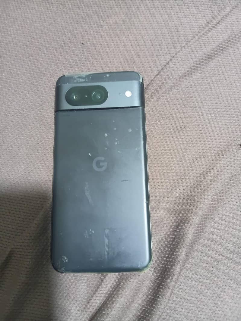 Google Pixel 8 4