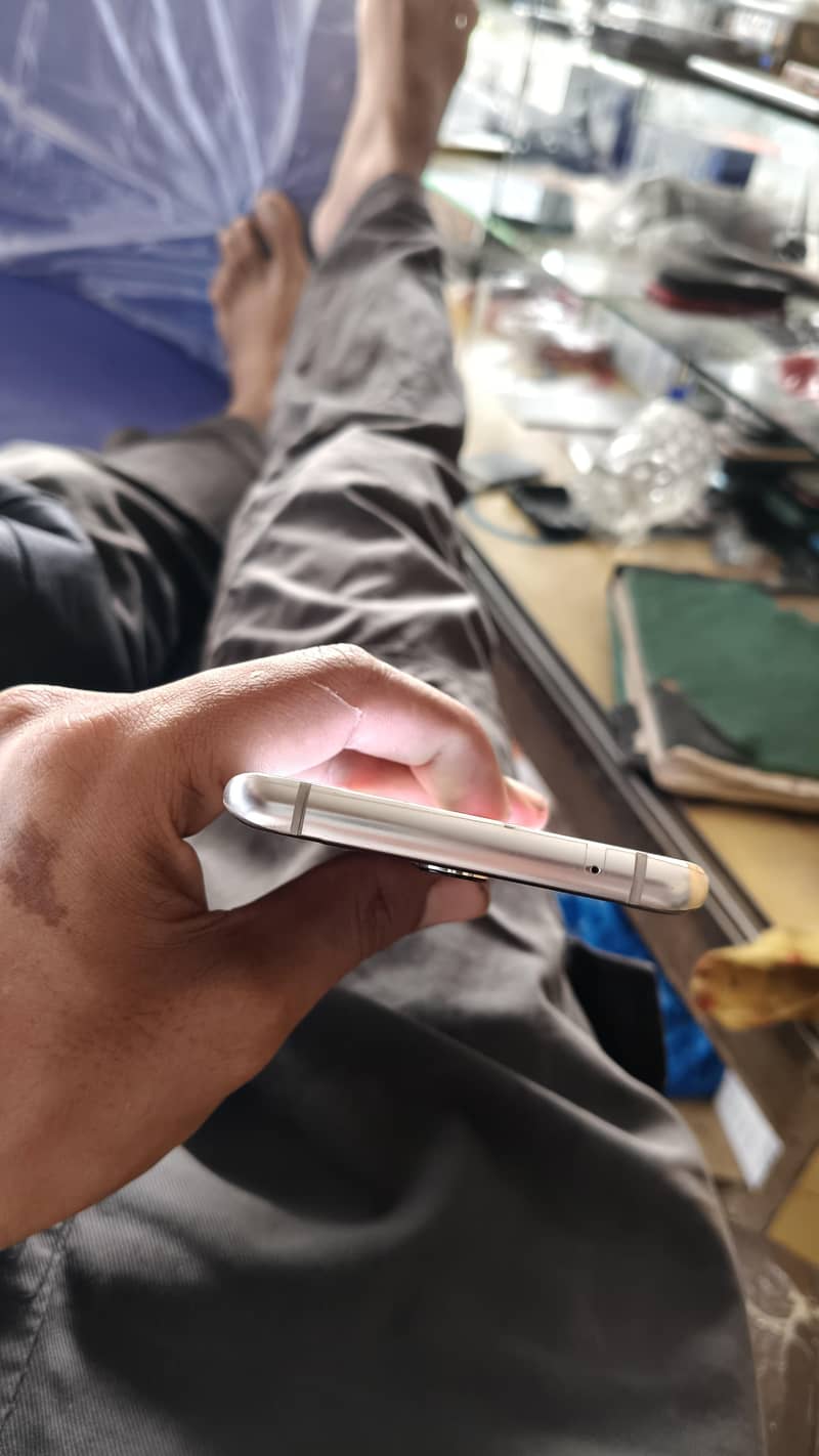 One Plus 8 10/10 4