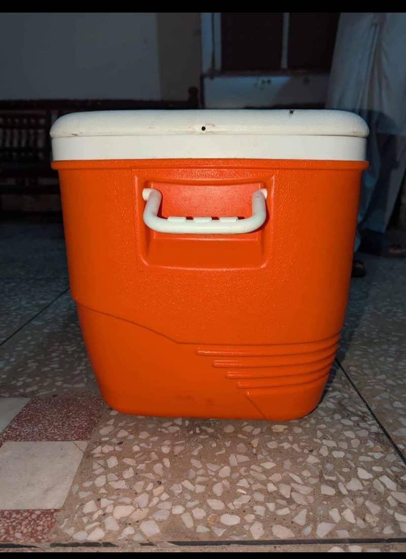 Ice Box *(Cooler)* 1