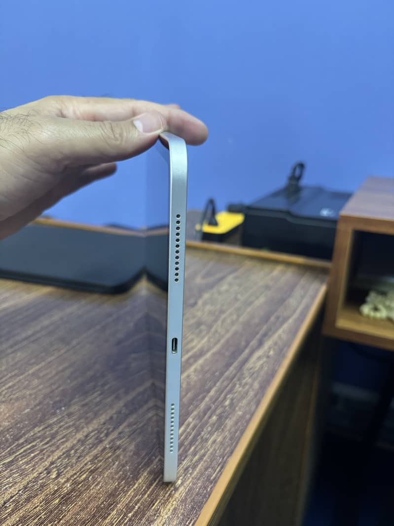 iPad (10th Generation) 64GB WiFi — iPadOS 26, Excellent Condition 7