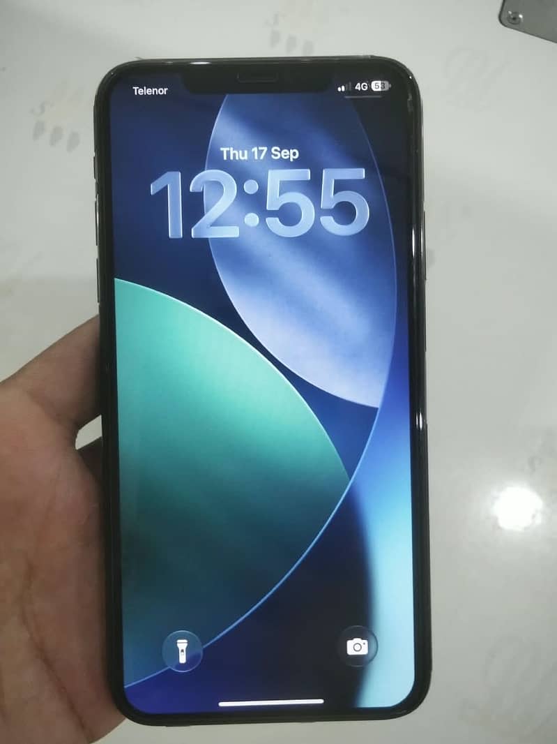 Apple iPhone 11 Pro Max 4