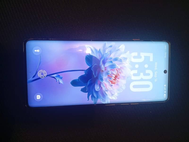 Tecno CAMON 40 Pro 1