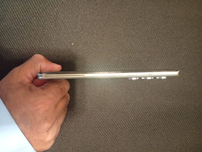 Tecno CAMON 40 Pro 4