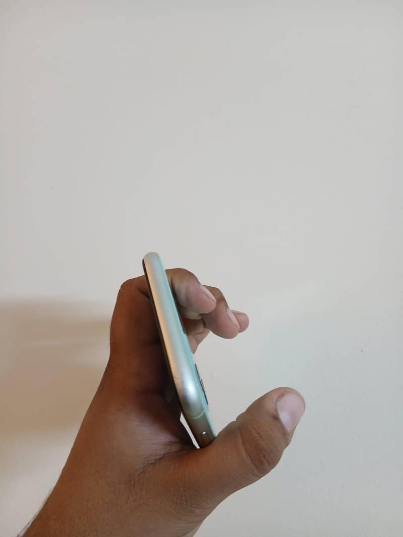 Apple iPhone 11 2