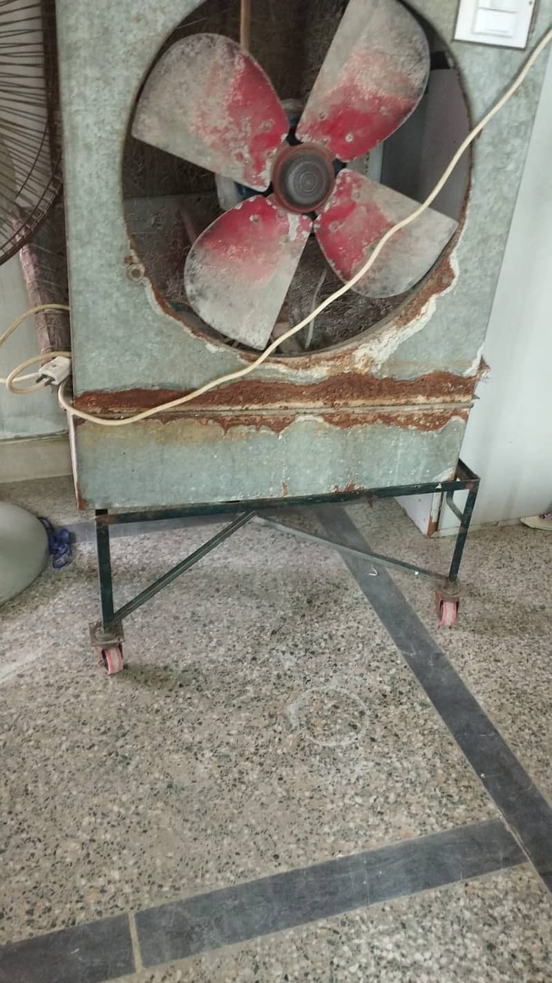 cooler with stand 1