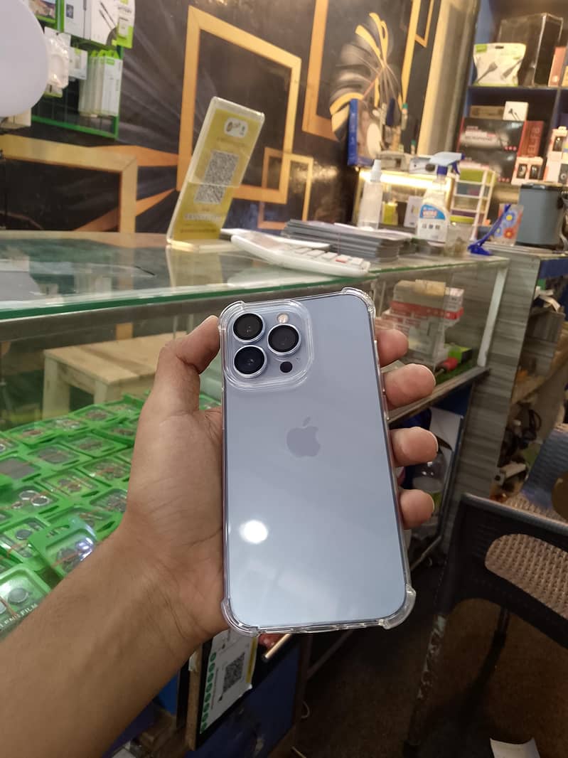 Apple iPhone 13 Pro 1