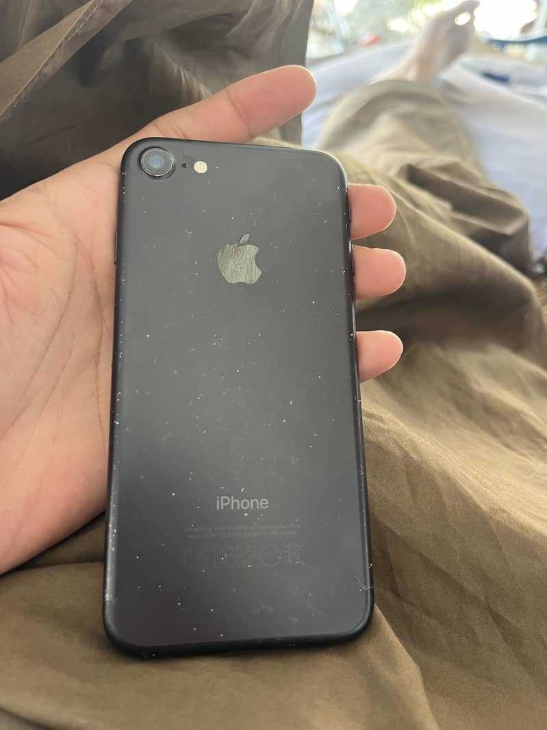 Apple iPhone 7 0