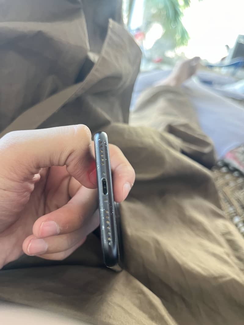 Apple iPhone 7 2
