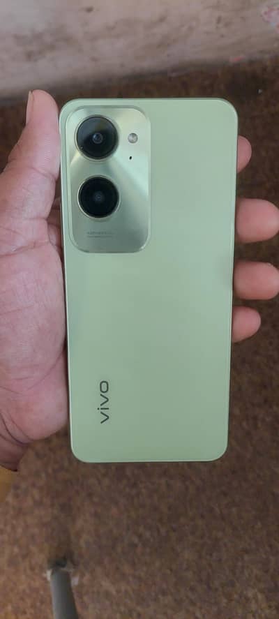 Vivo Y18 4GB Ram 128GB memory