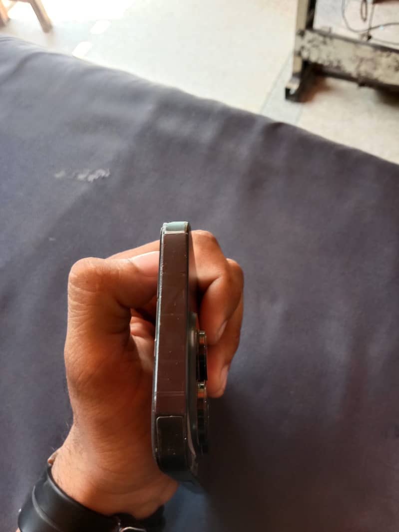 Apple iPhone 14 Pro 1