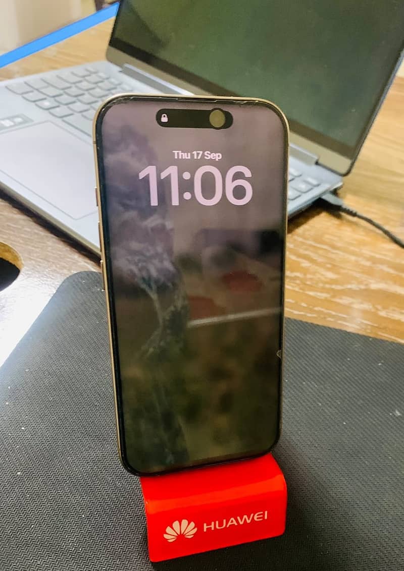Apple iPhone 16 Pro 0
