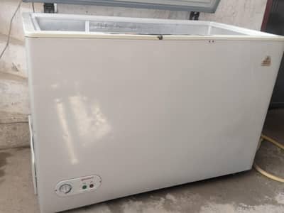 National Deep Freazer for sale. Good condition