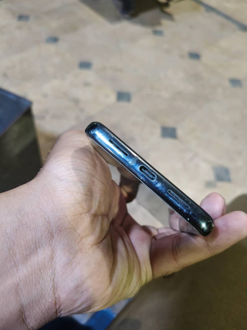 Google Pixel 8 Pro 2