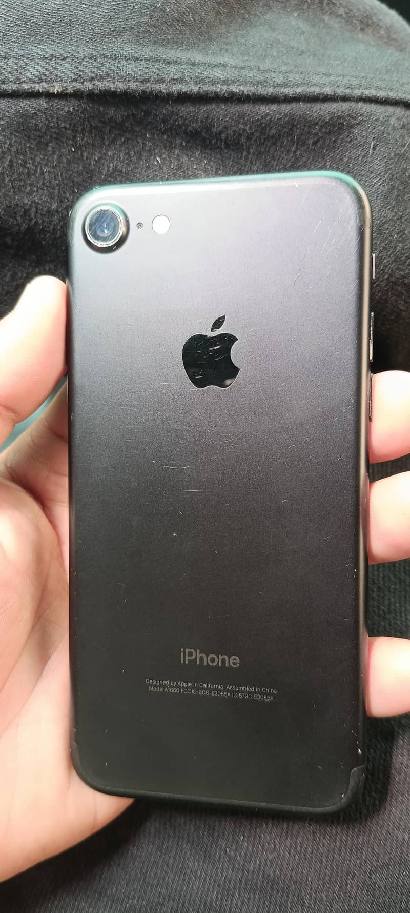 Apple iPhone 7 1