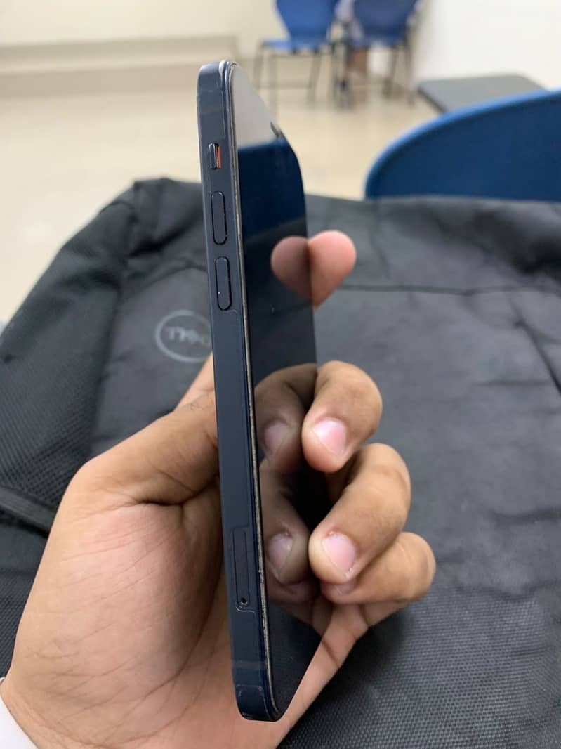 Apple iPhone 12 2
