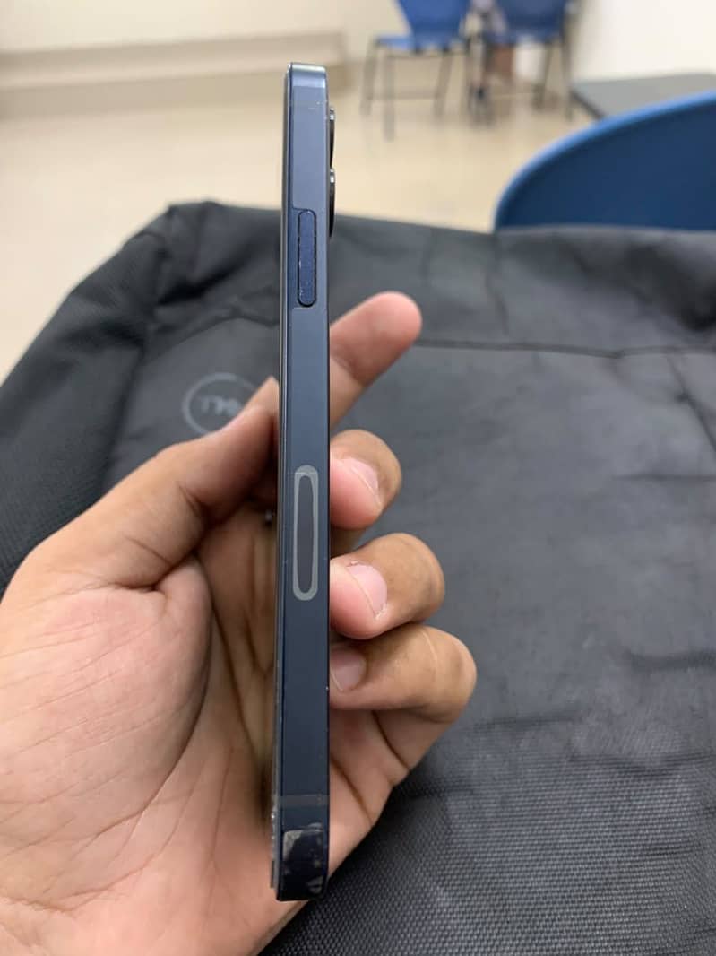Apple iPhone 12 3