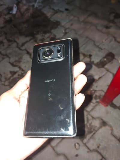 Aquos R6