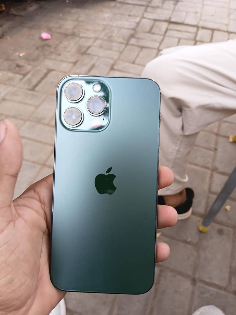 Apple iPhone 13 Pro Max 2