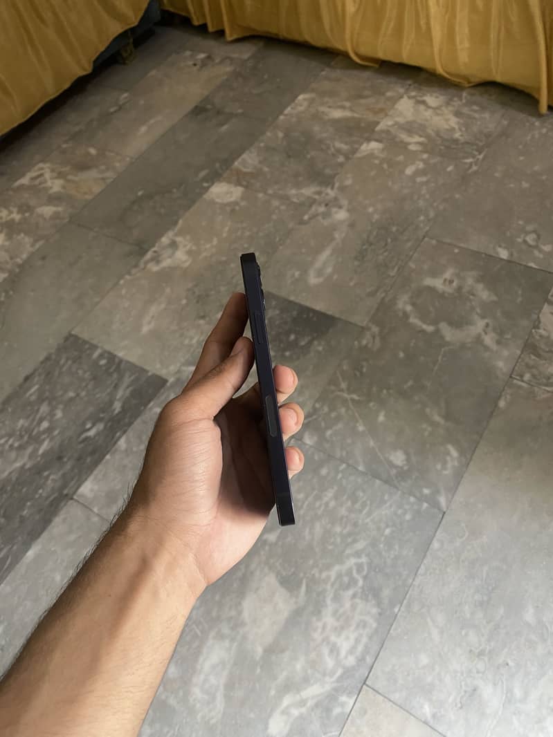 Apple iPhone 12 5