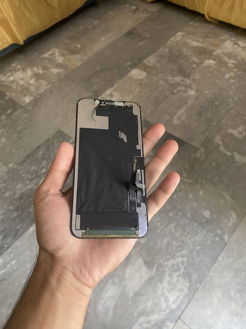 Apple iPhone 12 6