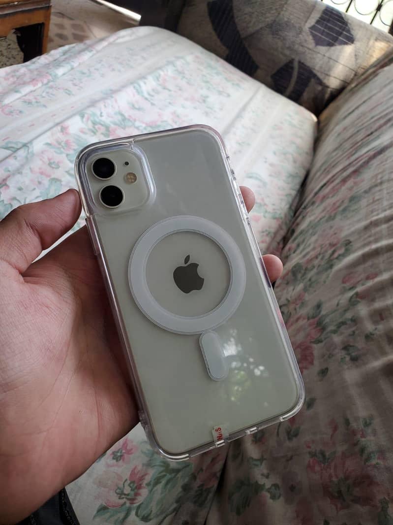 Apple iPhone 11 3