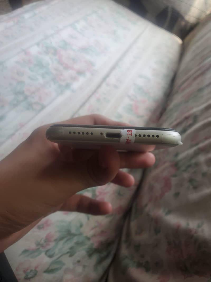 Apple iPhone 11 8