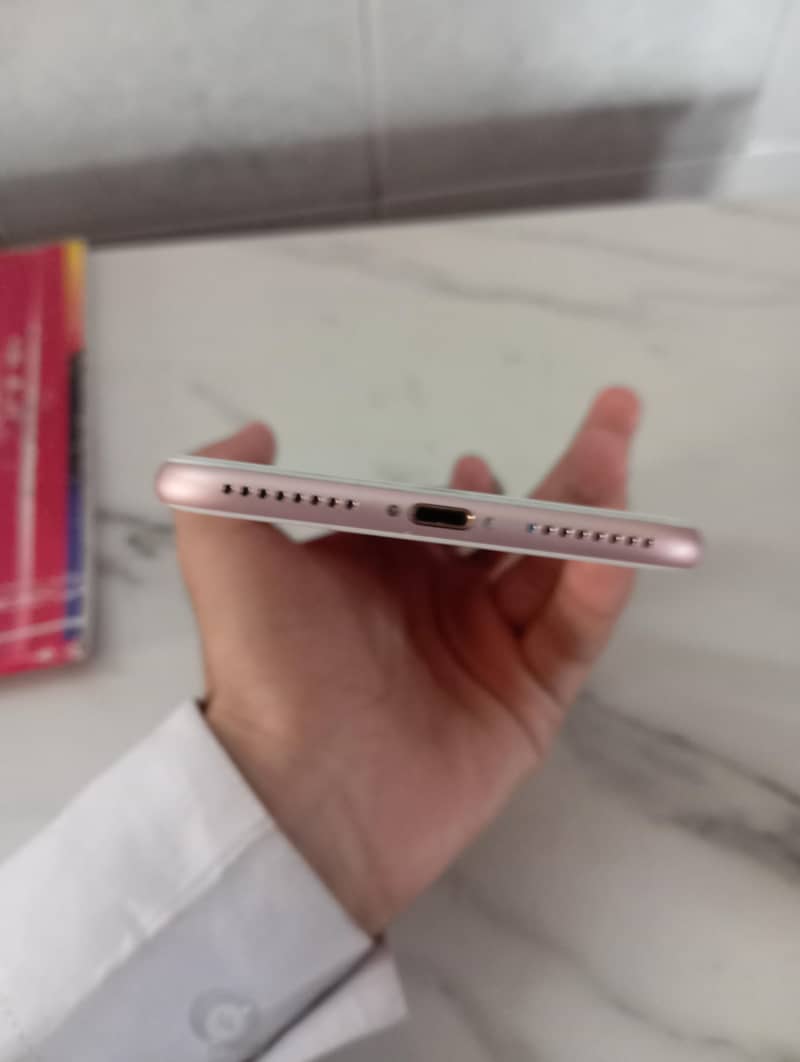 Apple iPhone 7 Plus 3