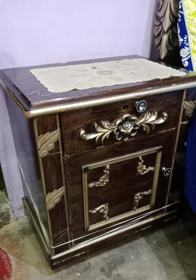 for sale bed and dressing with side table