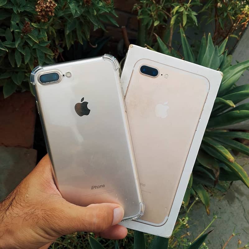 Apple iPhone 7 Plus 0