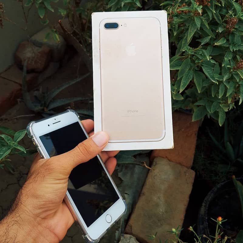 Apple iPhone 7 Plus 1