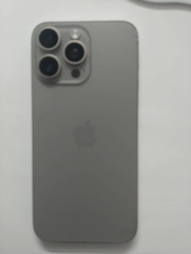 iPhone 15 pro max 0