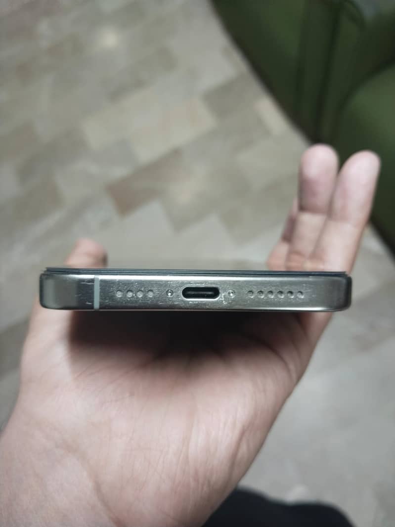 iPhone 15 pro max 7