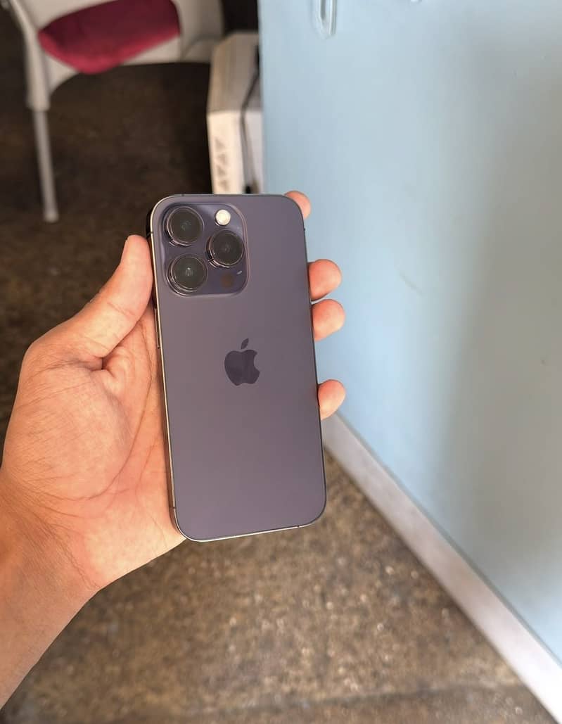 IPHONE 14 PRO 1