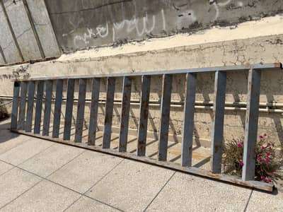 Heavy duty Iron Ladder