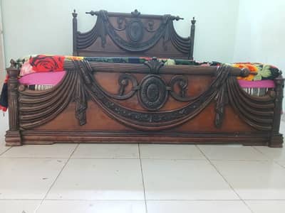 A bed set without mattress