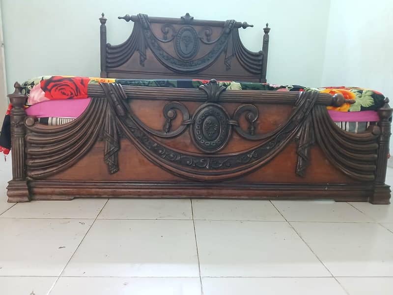 A bed set without mattress 0