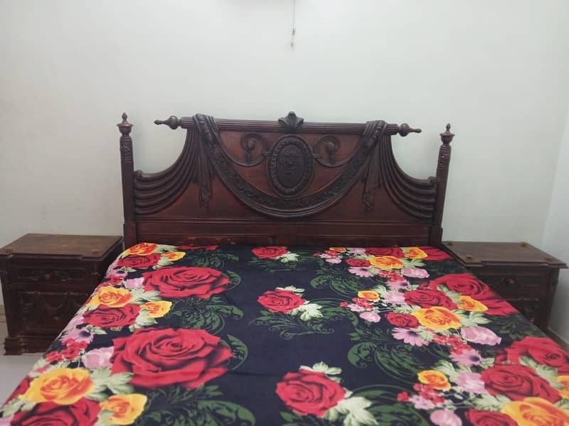 A bed set without mattress 1