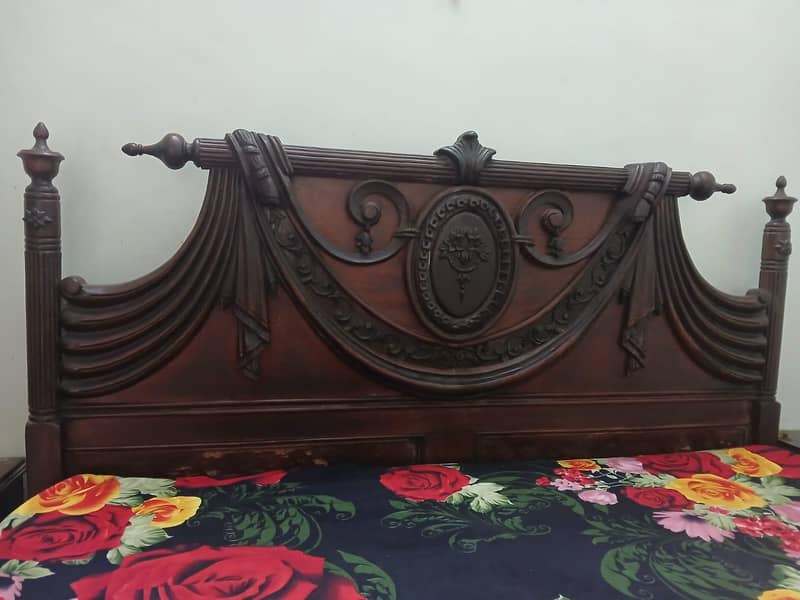 A bed set without mattress 4