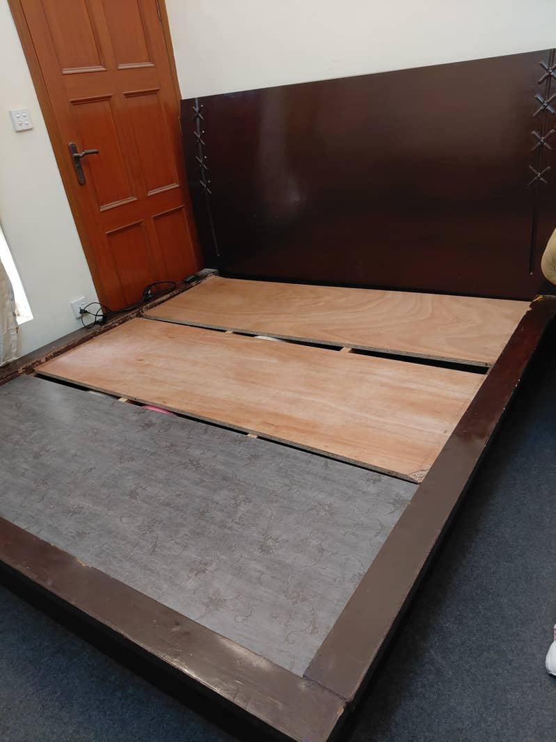 Double bed +2 Side Tables+ Dressing Table 1
