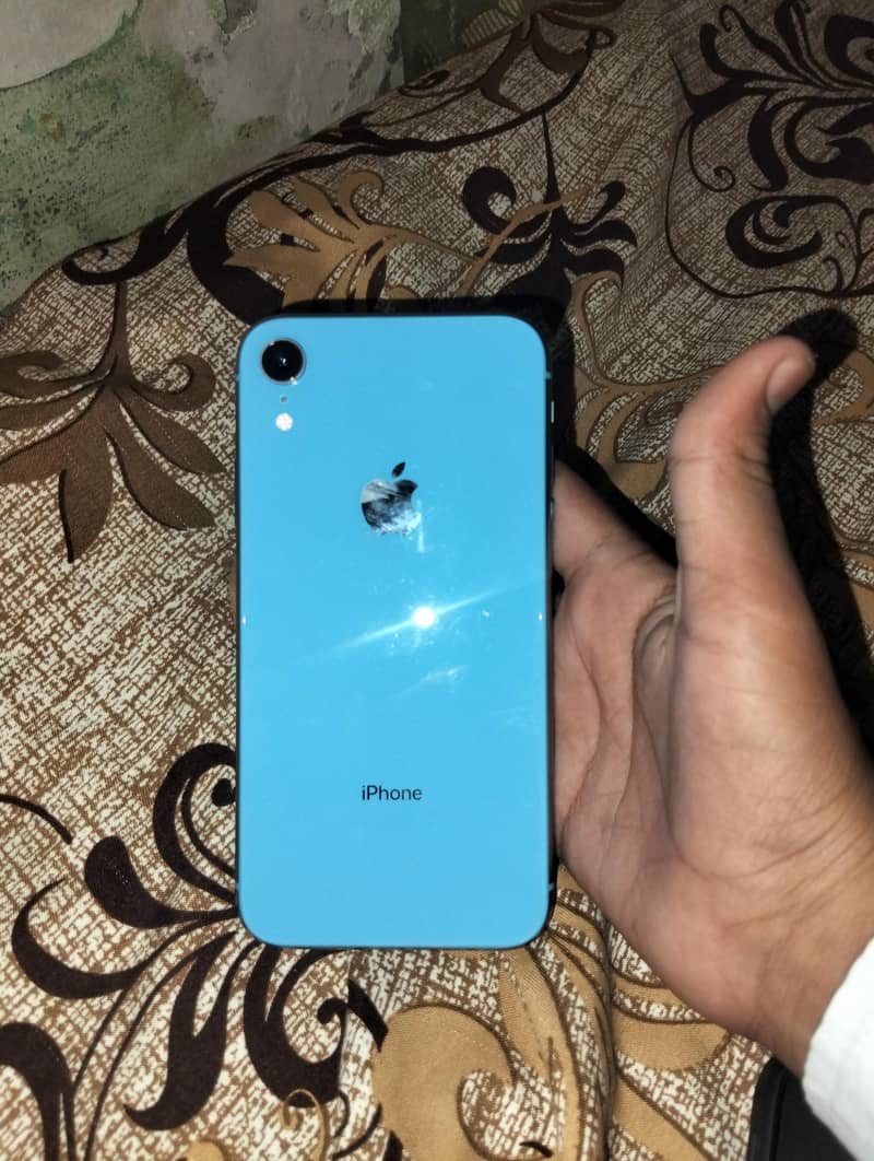 iPhone XR 0
