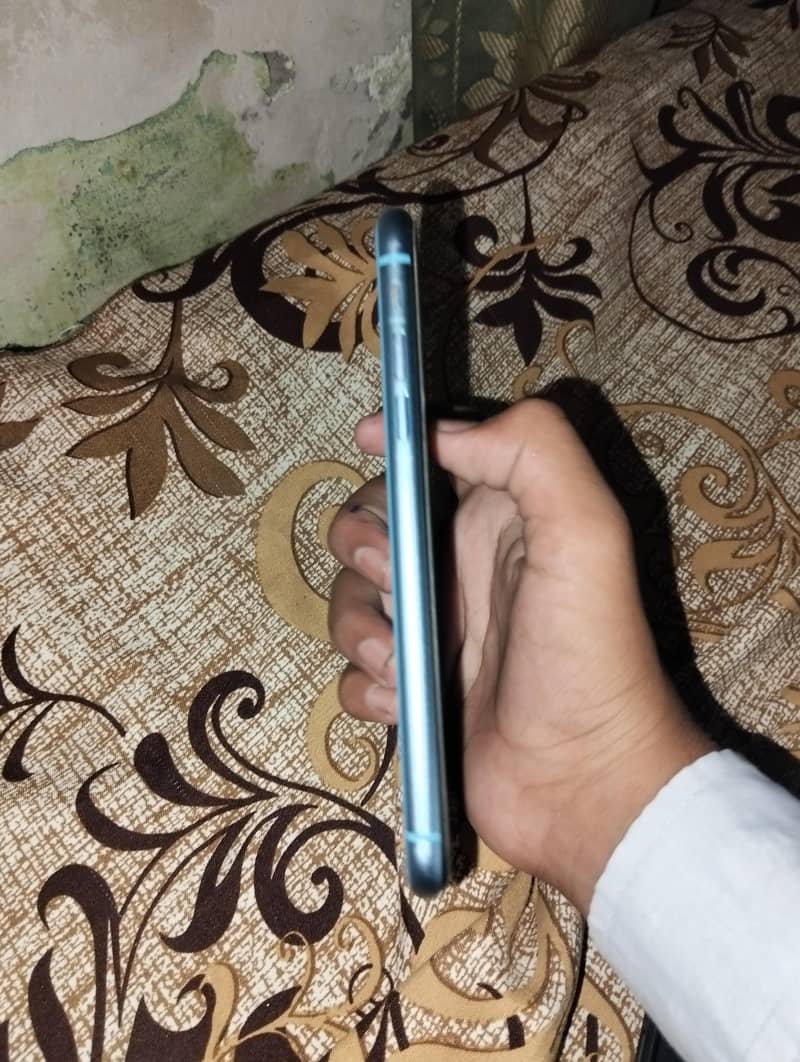 iPhone XR 2