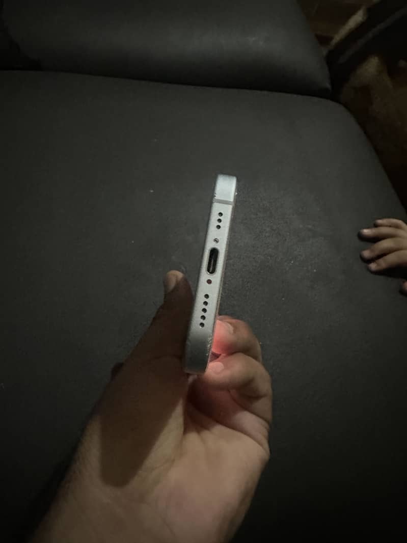 Apple iPhone 15 2