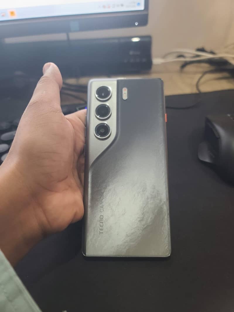 Tecno CAMON 40 Pro 1